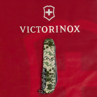 Ніж Victorinox Climber Army Піксель + Лого (1.3703.3_W3941p)