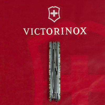 Ніж Victorinox Climber Army Піксель + Лого (1.3703.3_W3941p)