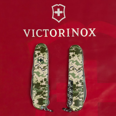 Ніж Victorinox Huntsman Army 91 мм Піксель (1.3713.3_W3940p)