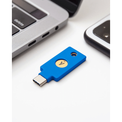 Апаратний ключ безпеки Yubico Security Key C NFC (SecurityKey_C_NFC)